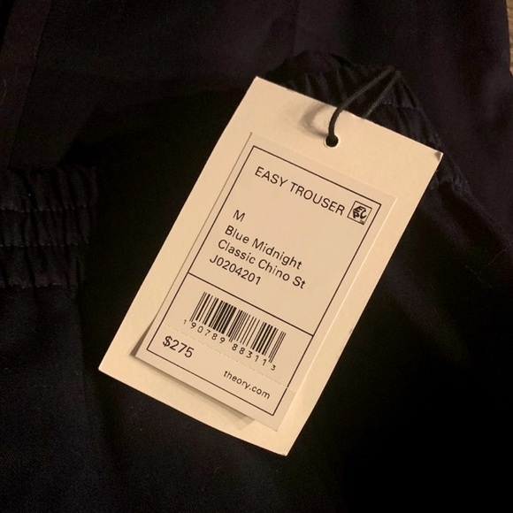 Theory Easy Trouser Classic Chinos in Black. - Picture 7 of 7